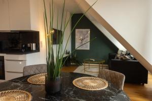 Sunny Terrace Penthouse with AC - Self Check-In