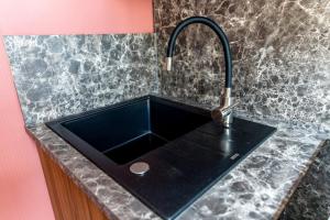 Cute Red Studio - Reaumur Sebastopol