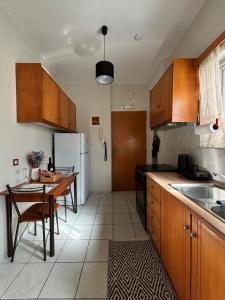 Lynnes Harmony Chania Beach Studio