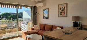 Beautiful 2-bedroom apartment with sea view - swimming pool - tennis court