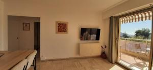 Beautiful 2-bedroom apartment with sea view - swimming pool - tennis court