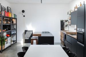 Loft Miyabi - Urban Retreat with Private Parking