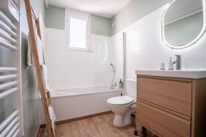 Le Jean Moulin T2 air-conditioned private parking balcony