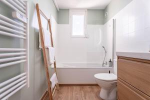 Le Jean Moulin T2 air-conditioned private parking balcony