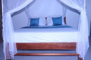 Stylish Sea View 2BR Pool, Parking Nyali