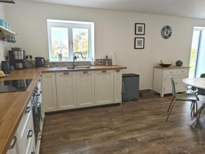 2 Bed in Hinton Blewett oc-g34070