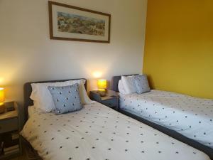 2 Bed in Hinton Blewett oc-g34070