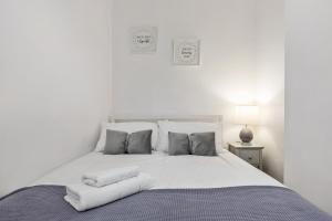 Modern 3BDR Home By Eason Stays Short Lets Chester