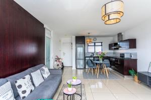 Knightsbridge 702W by CTHA