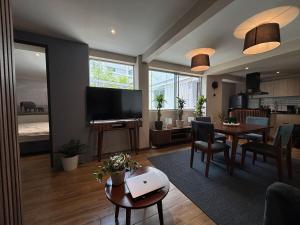 Modern Condo in Condesa, Iconic Ámsterdam Avenue