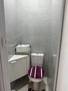 Casa de praia, ao lado do Mar e da lagoa vermelha do foguete