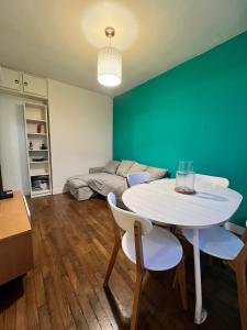 Bright flat near Paris, close to metro