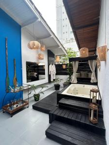 Pousada Flat com jacuzzi privativa aquecida 300 m da Praia e Roda Gigante