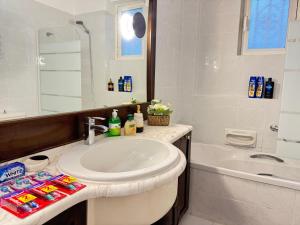 Aiolos Alimos Riviera super luxury Grand suite with gym