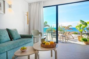 Amapola Palms - recién reformado, frente al mar