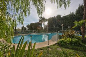 Stunning 3BR flat with parking 500m from the beach