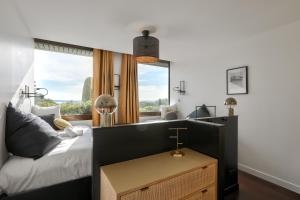 Stunning 3BR flat with parking 500m from the beach