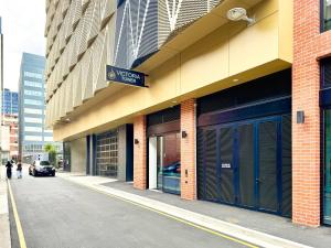 Beauty in the Sky- 1BR Apt Opposite Central Market