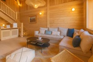Sublime Semi Detached Chalet Facing The Mont Blanc