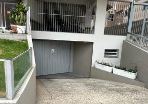 C186 Apartamento de 1 quarto no centrinho de Canasvieiras a 200m da praia