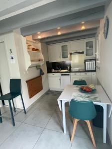 Les Hauts dEyragues gîte Aigue Marine Meublé classé 4 étoiles