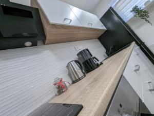 Eight Lamps n Floor Heating