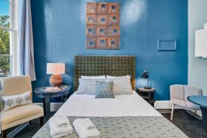 Walk to Coffee- Historic Studio