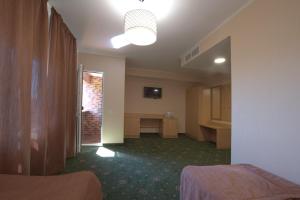 Large Twin Room room in Advenus Hotel