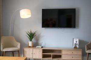 Stylish Gem by the Harbour C606