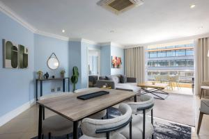 Stylish Gem by the Harbour C606