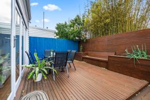 Cosy Yarraville Home