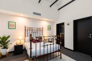 Fitzorys 3BR Luxury Retreat