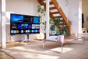 Sleek and Light filledCity Loft Apartment