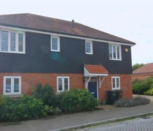 Private Parking - Two Bedroom Home Andover