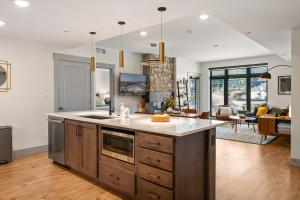 Timber Fox 2207 condo