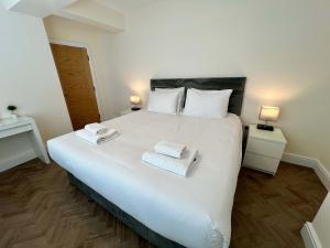 3 The Royal Serviced Apartments, Harwich -Ground Floor-Parking -Wifi