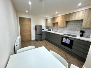 3 The Royal Serviced Apartments, Harwich -Ground Floor-Parking -Wifi