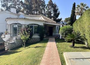 3 bed, 2 bath villa, private pool, quiet area