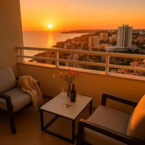 Sea View Apartment with Sunset & Pools
