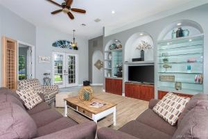 Bailey Rose - Luxury Home Sailboat Access Canal