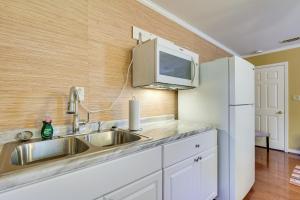 Eastern Shore Golf Studio, Close to Hospitals!