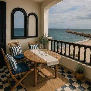 Vue mer Marina Kantaoui - pieds dans leau, calme