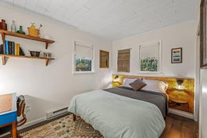 A Humble Abode - - Pet Friendly, Fire Pit, Deck, Grill, Wood Stove, Games, Wifi, 6 acres