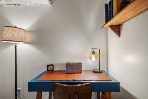 A Humble Abode - - Pet Friendly, Fire Pit, Deck, Grill, Wood Stove, Games, Wifi, 6 acres