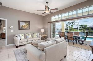 Bonita Breeze - Breathtaking Waterfront Views