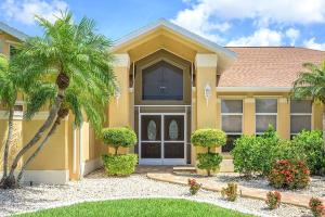 Bonita Breeze - Breathtaking Waterfront Views