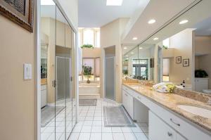 Bonita Breeze - Breathtaking Waterfront Views