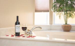 Bonita Breeze - Breathtaking Waterfront Views