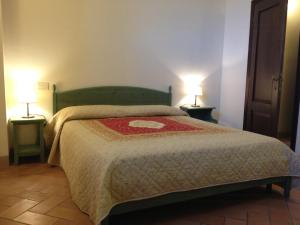 Historic Farmhouse Overlooking San Gimignano