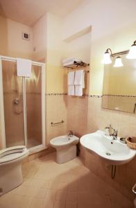 Historic Farmhouse Overlooking San Gimignano